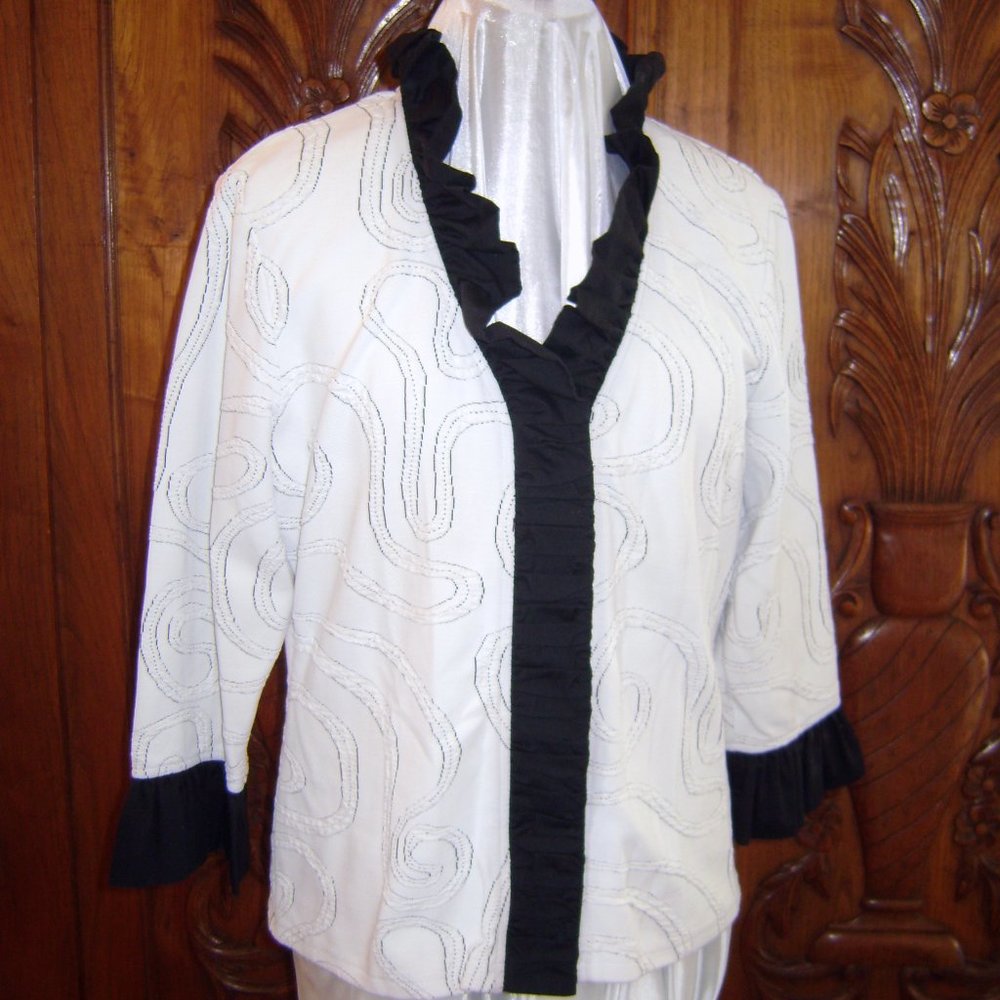 Black and white Ravel top, size L, preworn but with no signs of wear